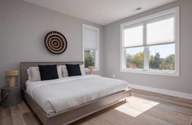 Piedmont Place Suite 402 Modern Apartment in Heart of Crozet