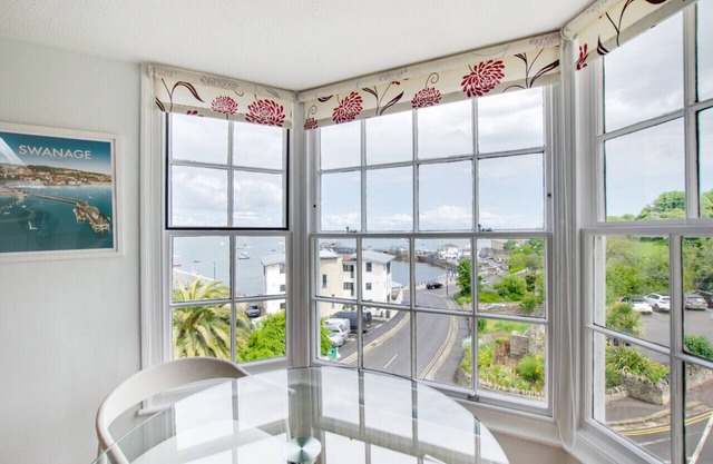 Pier View - One Bedroom Apartment, Sleeps 2