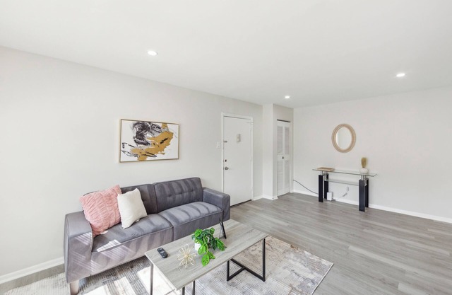 Pine Brook 509 I Corporate 1.5Br Apt I Parking