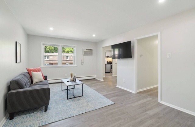 Pine Brook 518 I Spacious 2Bd Garden Style Oasis