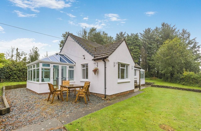 Pine Cottage - UK46874