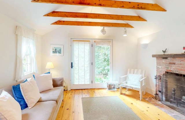 Pine Grove Cottage