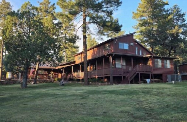PINE RANCH: 2 Acres of Mountain Views, Elk Visits and Lots of Room for Everyone!