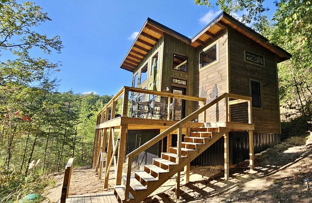 Pine Rock! - Modern/NEW/Private