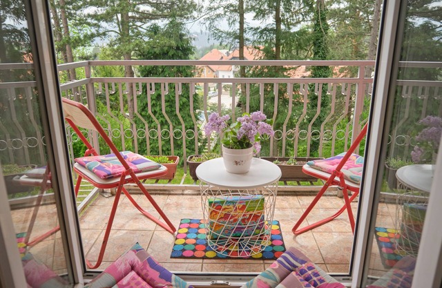 Pine Trees Apartment