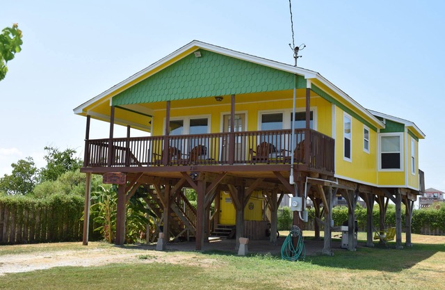 Pineapple House - Fishing Paradise! Gated, Pet Friendly, Secluded