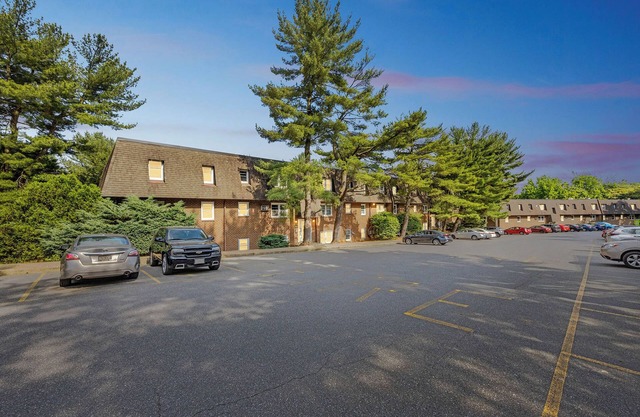 PineBrook 1406 I 2br Garden Style Apartment !