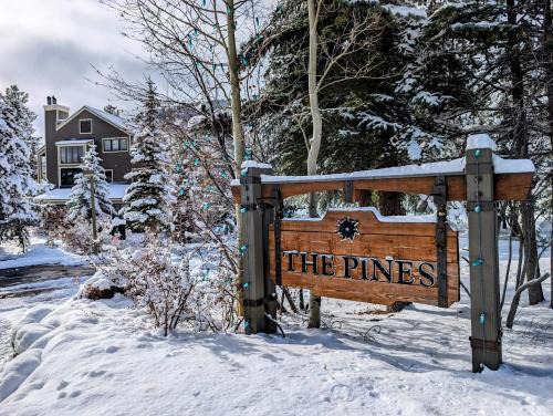 Pines 2045 by SummitCove Lodging