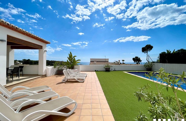 PINETS - Beautiful villa with pool and sea views just 700 meters from Cala Pinets in Benissa