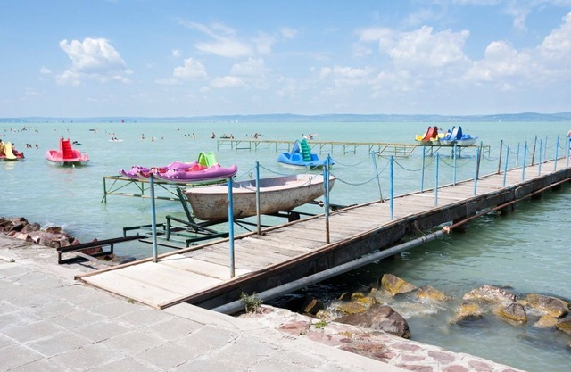 Pink Panther Ap.2 - Four Bedroom Apartment, Sleeps 11