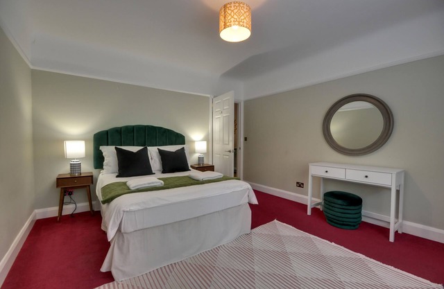 Pippin House - an apartment that sleeps 6 guests in 3 bedrooms