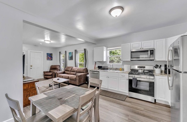 Pitcher's Paradise Apt 1 All Star Baseball Rentals