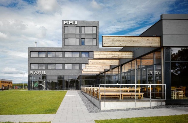 Pivotel MMX
