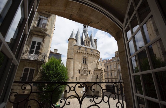 Place du Palais Historic Center