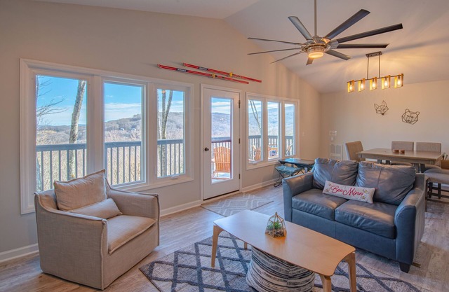 Placid Mountain Retreat @ top of Beech-close to golf course-paved road