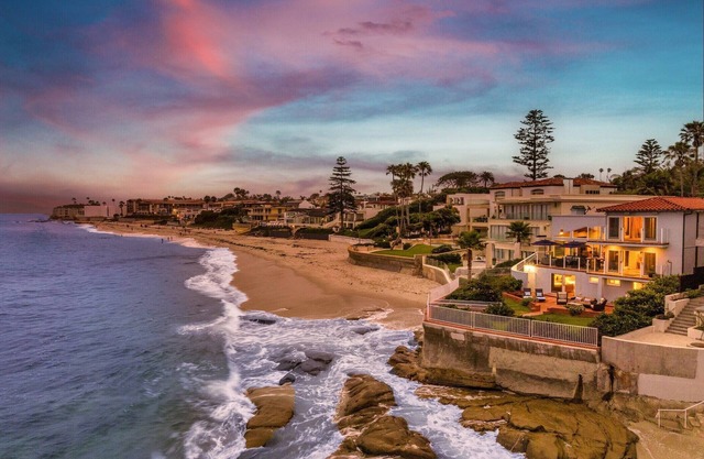 Playa Vista La Jolla | Private Beach Access + Pool