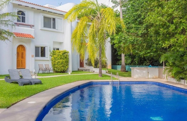 Playacar Family Townhome, Pool & Walk to Beach