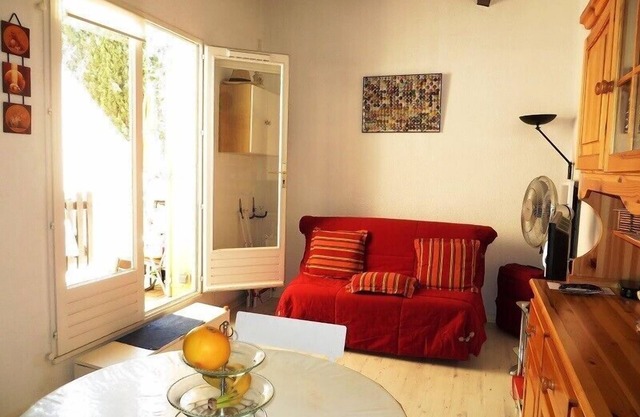 PLEASANT AIR-CONDITIONED MEZZANINE STUDIO WITH TERRACE