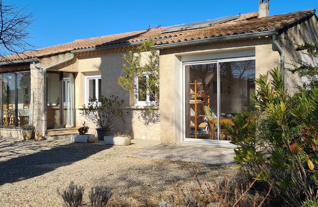 Pleasant bright Villa Vaison la Romaine