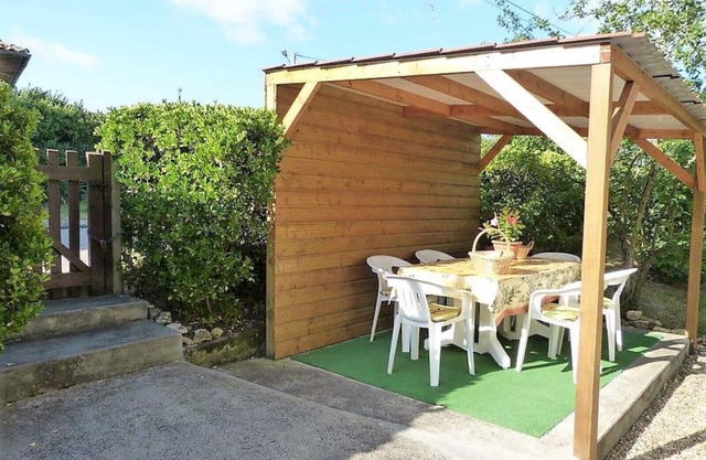 Pleasant detached vacation home close to beach and center