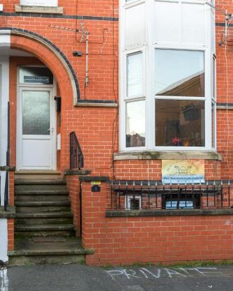 Pleasure beach apartment with garden