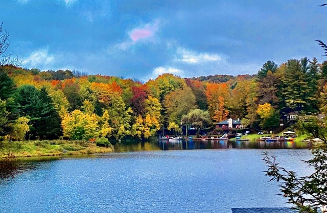 Pocono Lakefront Chalet Rental: Lake VibeZ with Private Dock & Ski Hill Access