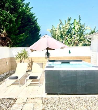 Polignano Villa with Jacuzzi, Garden & Parking