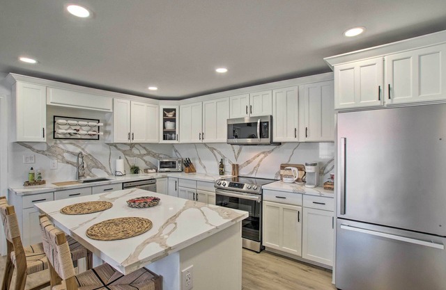 Pool Access: Mtn-View Condo in Apache Junction!