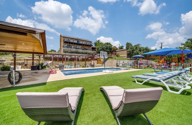 Pool, Game-room Clubhouse, Hot tub, Playground, Views, 5 bedrooms plus a loft