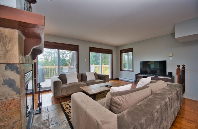 Pool, Golf Course, 5 Minutes from Tremblant