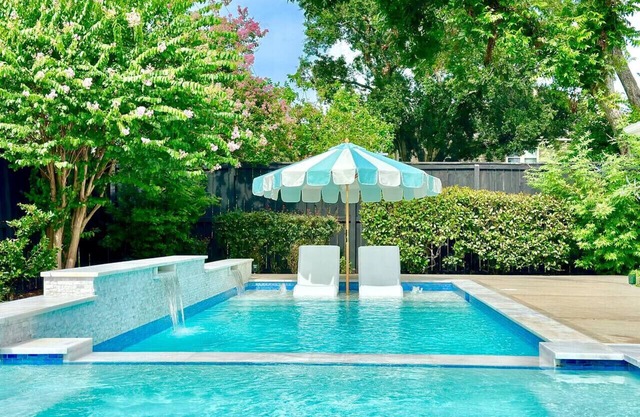 POOL/Heated Spa Galleria sleeps 12 Griddle
