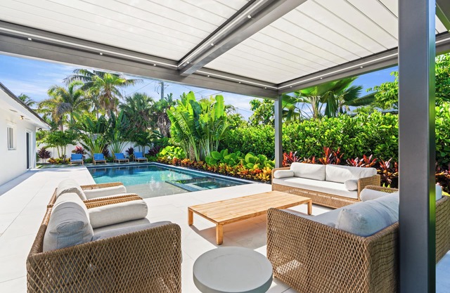 Pool Home 4-beds, 3-Bath! Walk to the beach!