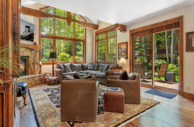 Pool/Hot Tub! Private Deck w/Firepit & Gas Grill - Walk to Slopeside Dining