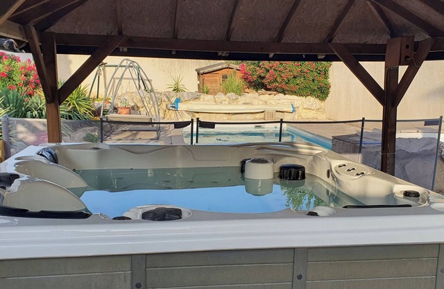 Pool House Résidence Privée Avec Piscine et SPA