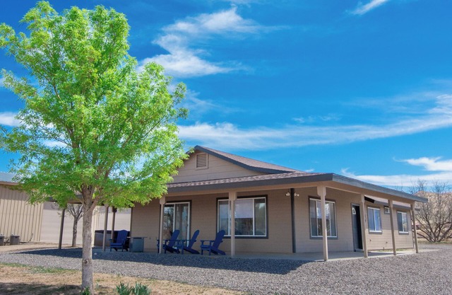 Pool, Sauna, Hot Tub, King size beds, BBQ, easy access to Sedona@Dark Sky Ranch!