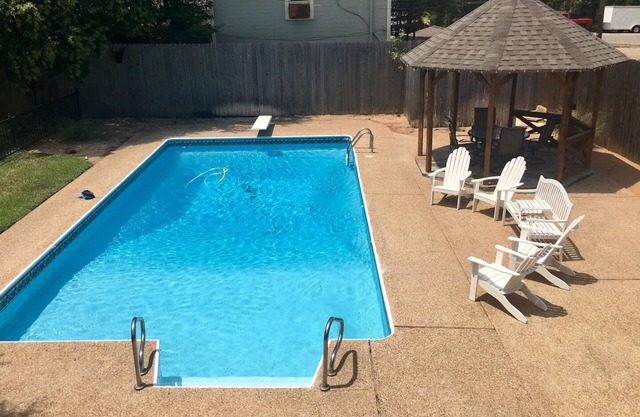 Poolhouse studio, historic neighborhood