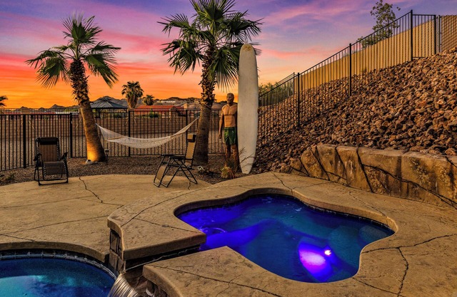 Poolside Paradise 5mins from River-Lake-Casinos
