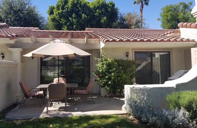 Poolside Villa, 2+2, Great Location