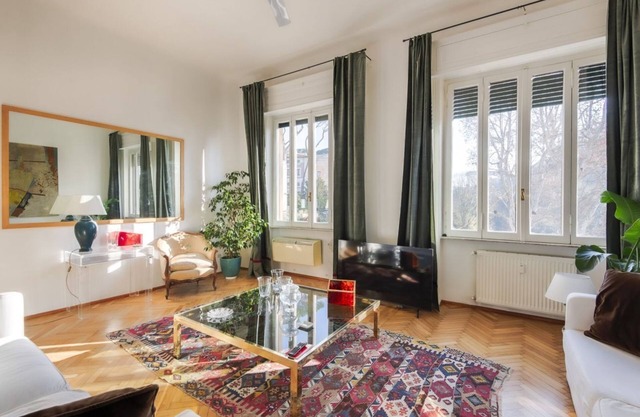 Popolo Square Luxury Two Bedroom Apartment