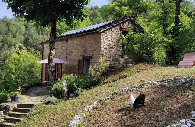 Porcaticcio, stone cottage in the forest with pool (Ravenna, Bologna, Florence)