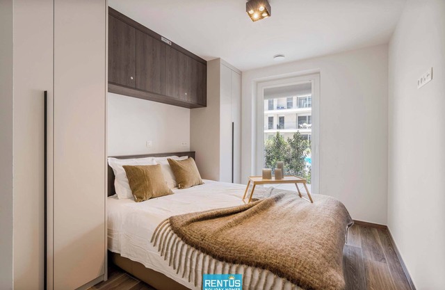 Port Orion - brand new ground floor flat with pool