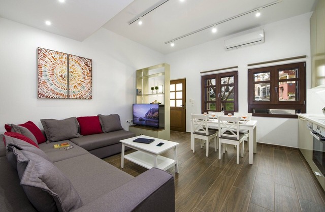 Porta Del Mare Chania, luxury House in the heart of the old town in Chania.