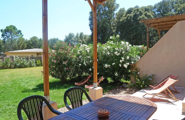 Porto-Vecchio, T3 with 2 SdB/WC, Large garden, quiet, Clim, Wifi.