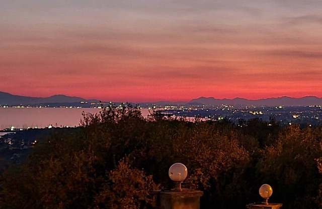 Porzione di Villa o Intera Villa con Piscina per Vacanze