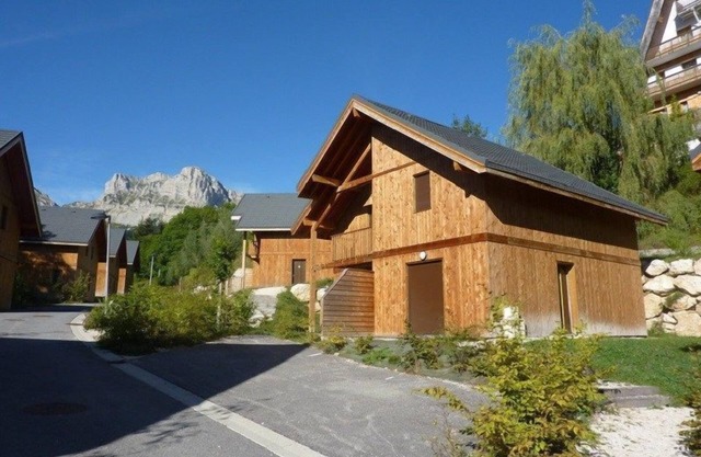 Près des pistes! Appart confortable + Aire de jeux