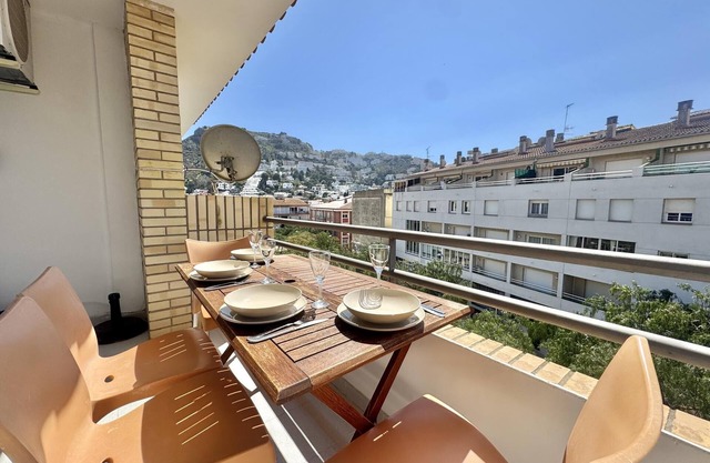 PR. Lovely apartment in Roses center