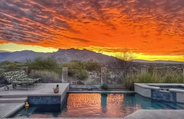 Premier Hikers, bikers paradise-Breathtaking view home with pool, spa & more
