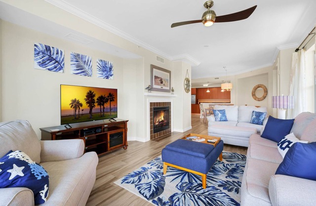PREMIER LUXURY CONDO WITH A SUNSET RIVER VIEW