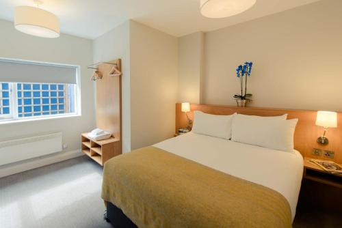 PREMIER SUITES Reading