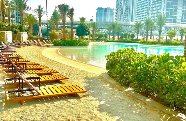 Premium 1 Bed Apartment With Private Beach Lagoon Access Close To Downtown